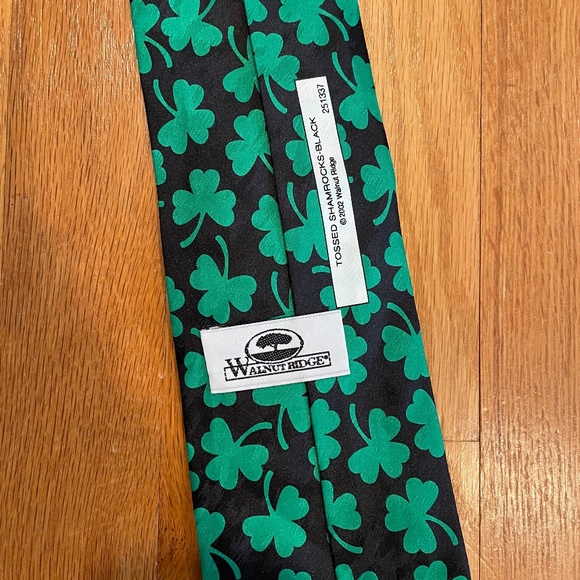 Walnut Ridge St. Patrick's Day Shamrock Tie Ireland Green - Picture 3 of 4